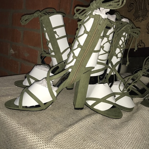 Olive Strappy Heels🌺 - Picture 3 of 4